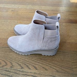 NWOT DV by Dolce Vita Rielle Chelsea Boot